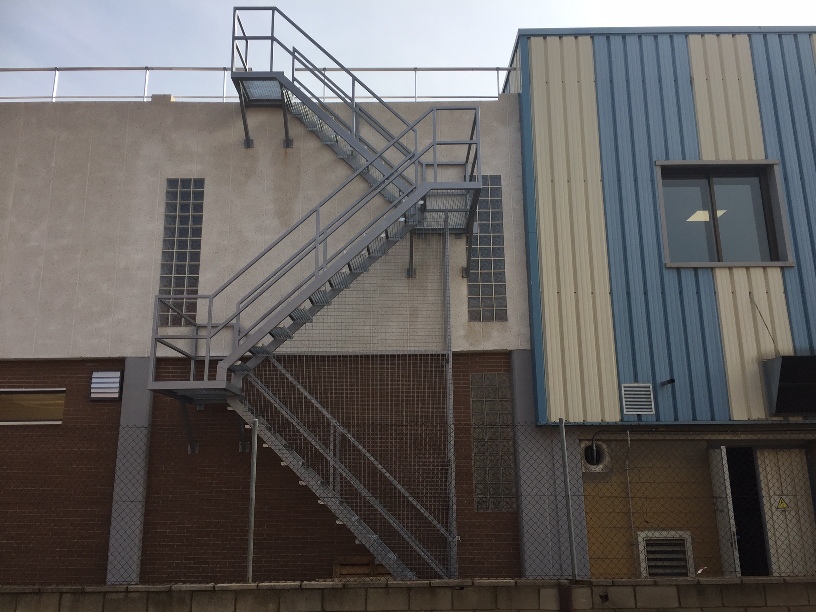 Escaleras de Servicio en Zaragoza Osmosis