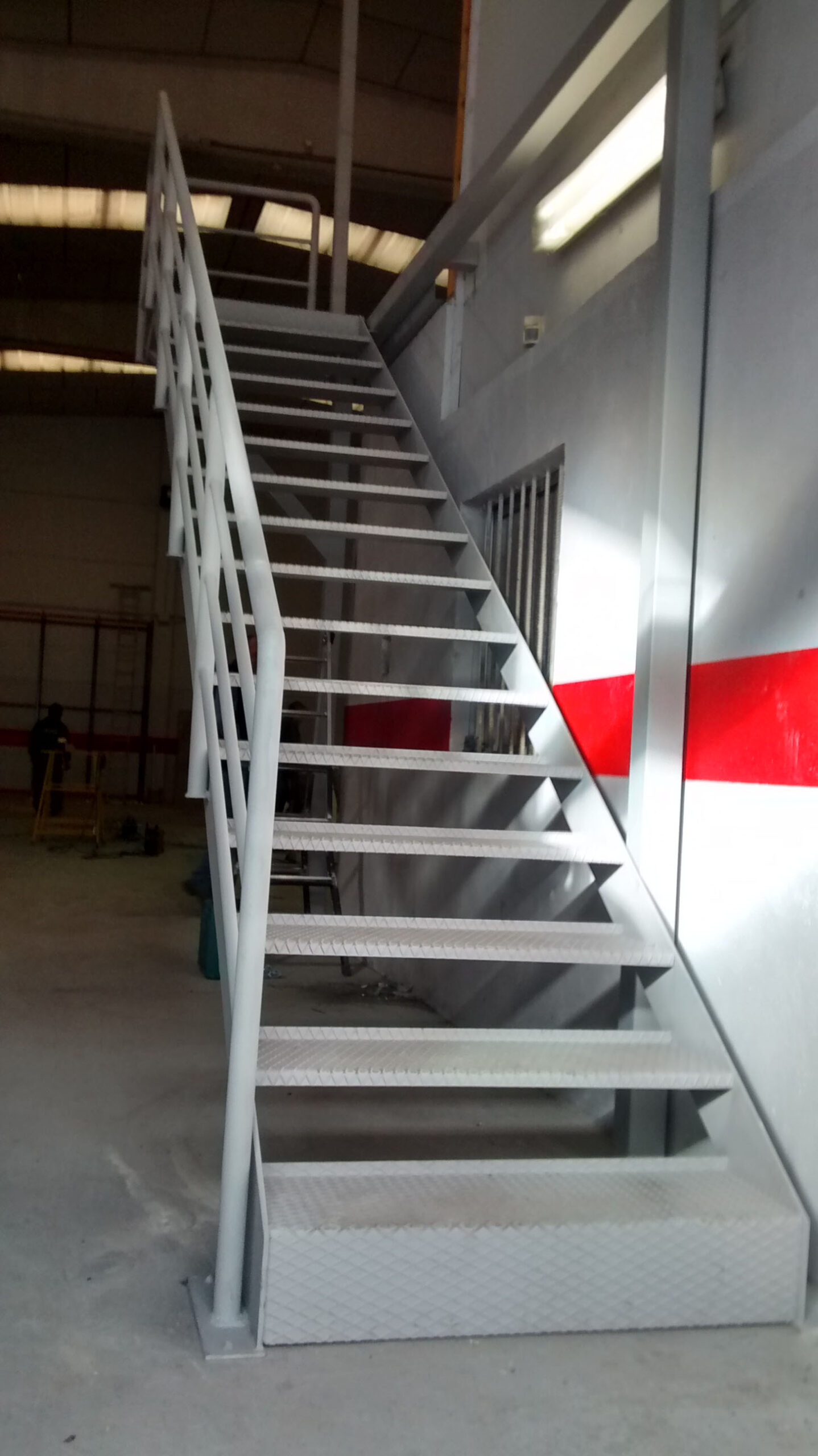 Escaleras de Servicio en Zaragoza Osmosis