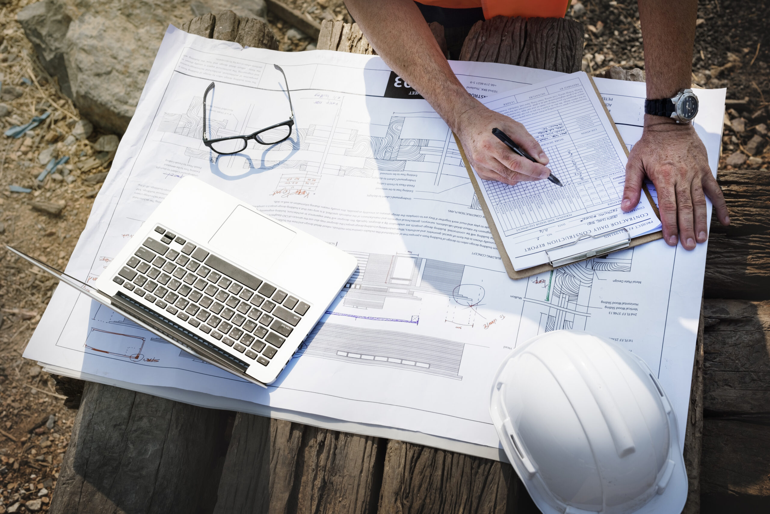 Plano técnico de estructura metálica industrial en Zaragoza